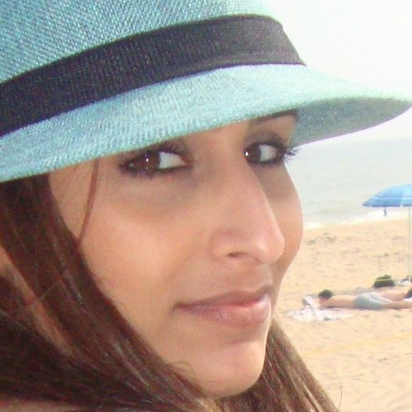 Meet your Posher, Shireen - Picture 1 of 1